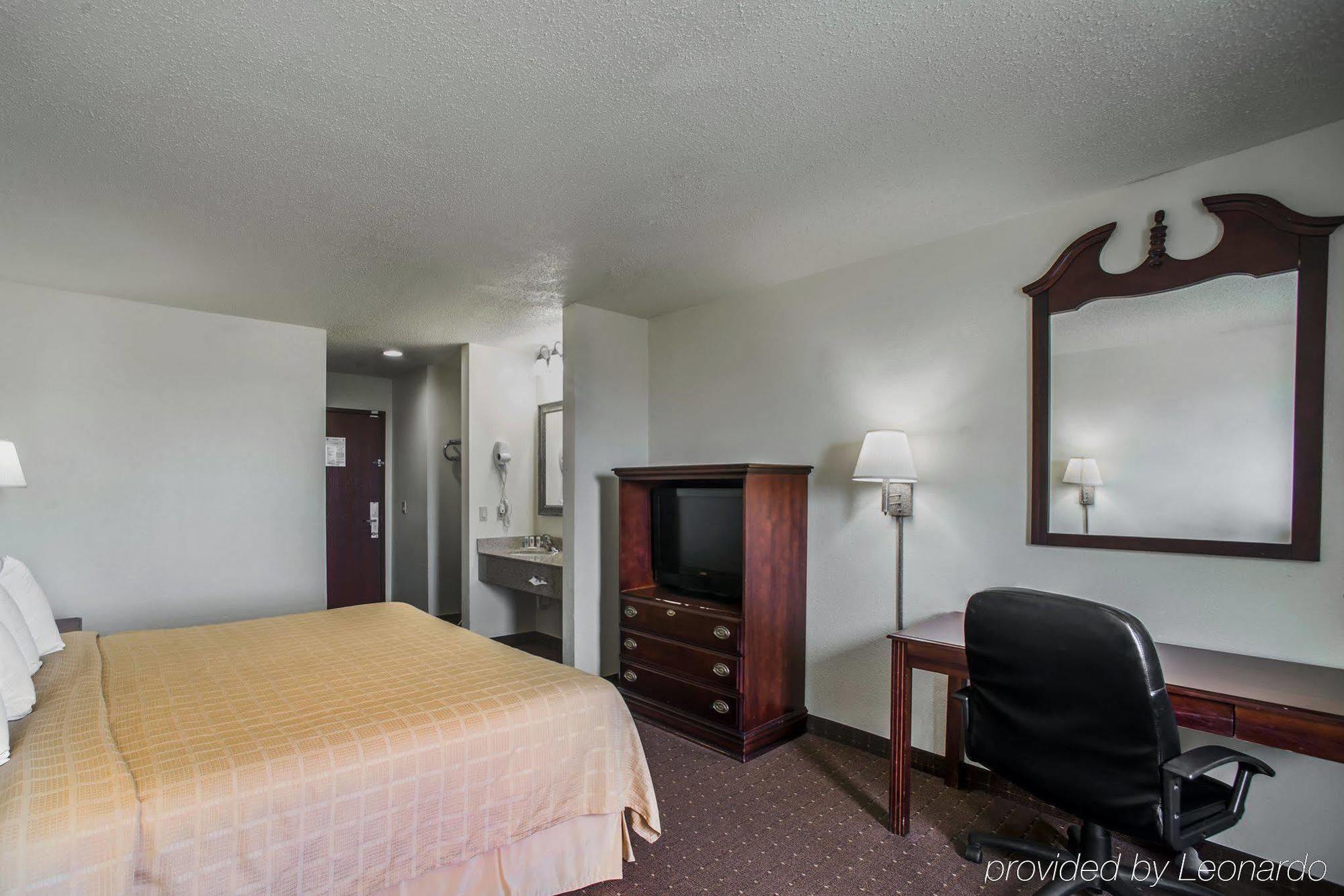Super 8 By Wyndham Harrisburg Hotel Exterior foto